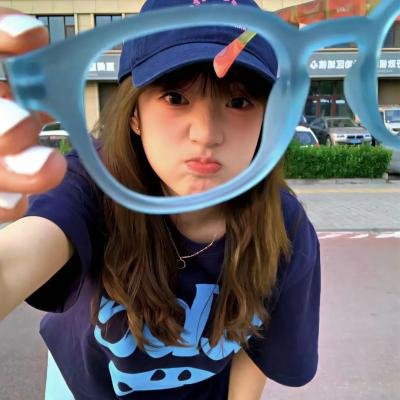 饥荒年我带全家吃肉&睁眼六零:我带全家顿顿啃排骨